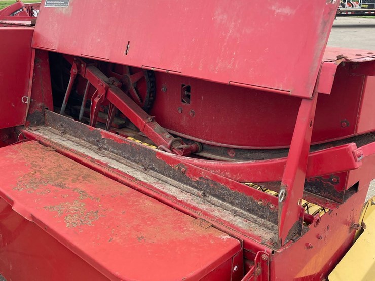 new-holland-311-image-53