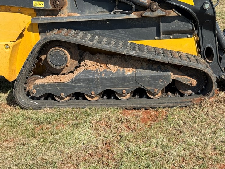 new-holland-c337-image-3