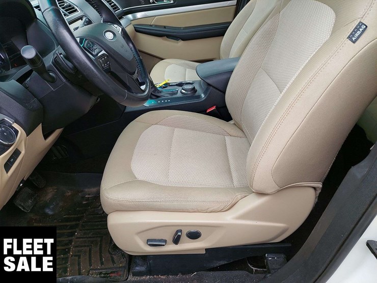 2016-ford-explorer-xlt-image-17