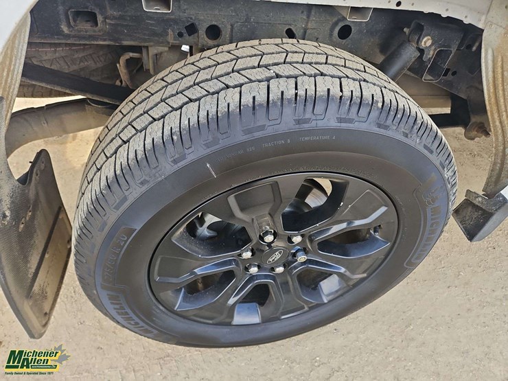 2022-ford-f150-image-24