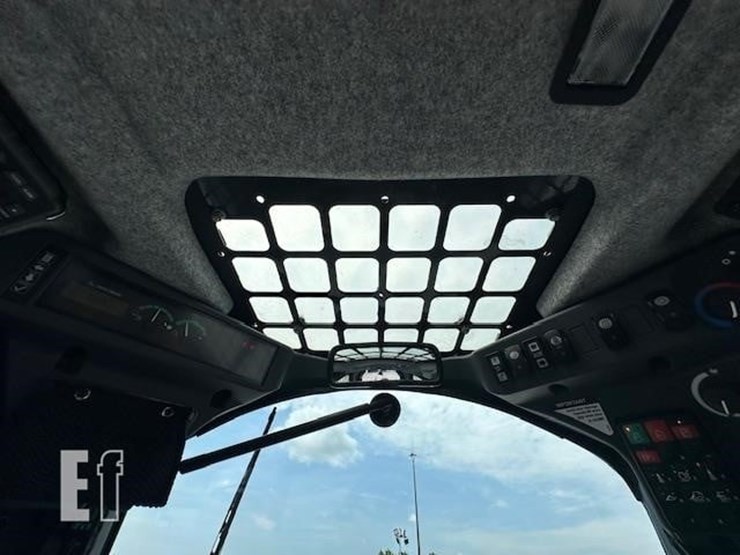 2022-deere-333g-image-30