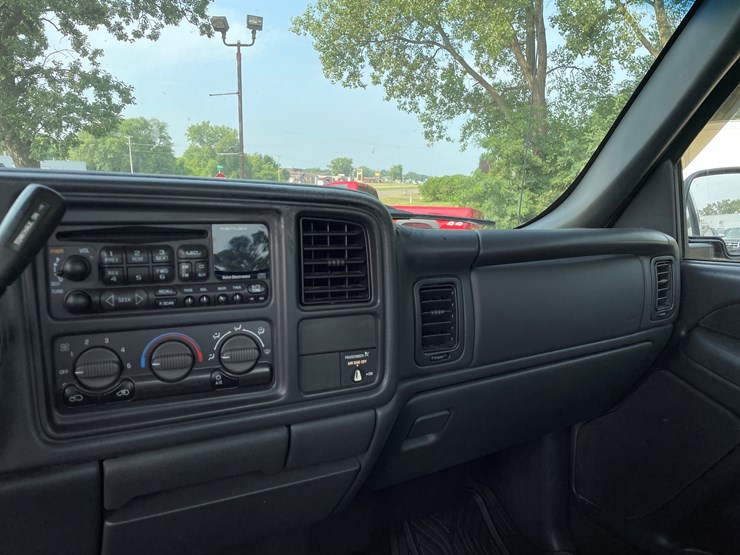2002-chevrolet-silverado-1500-z71-image-53