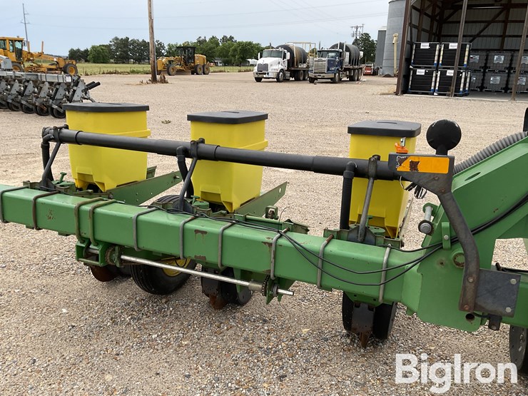 john-deere-1720-image-11