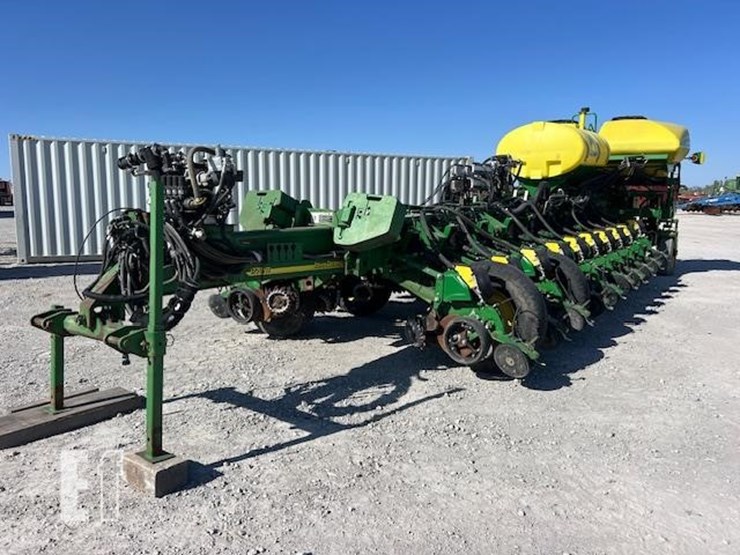 2009-john-deere-1770nt-image-1