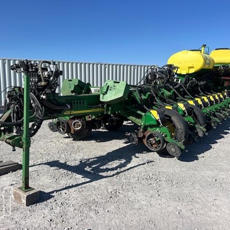 2009 JOHN DEERE 1770NT