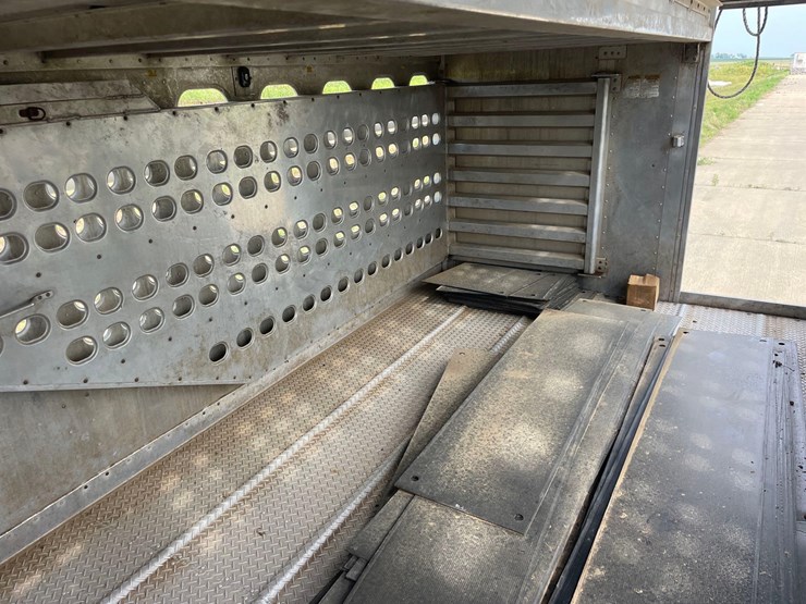 2021-eby-livestock-trailer-image-67