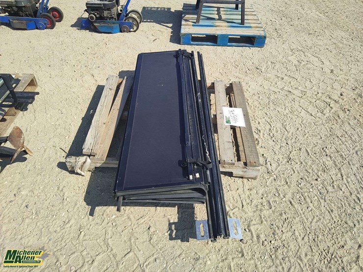 gmc-regular-box-tonneau-cover-image-1