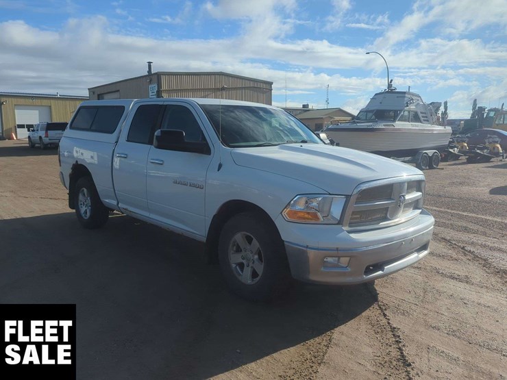 2011-ram-1500-slt-image-2