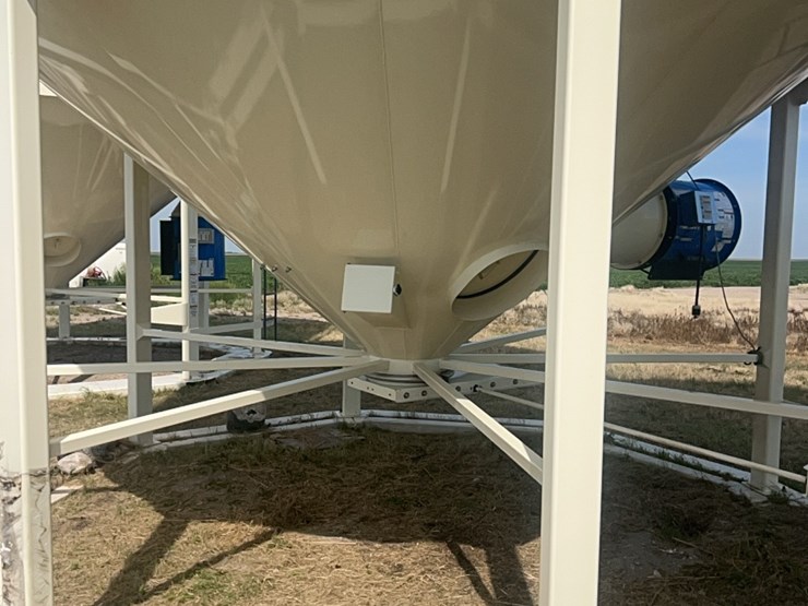 concept-5,000-bushel-hopper-bin,-fully-equipped-with-agi-grainguard-10-hp-bin-fan-with-three-phase-electric-motor-image-21