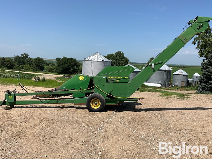 john-deere-300-image-8