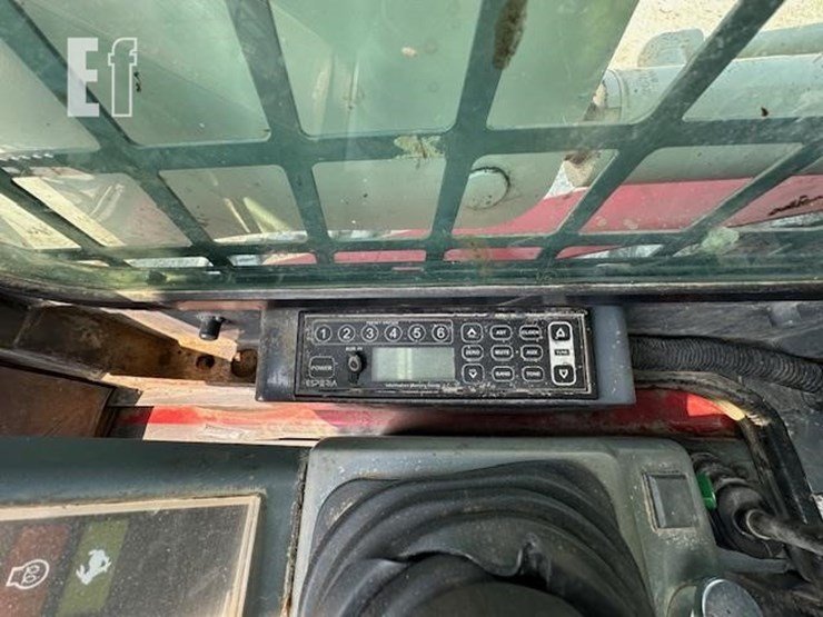 takeuchi-tl240-image-25