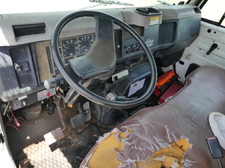 2000-international-4700-image-12