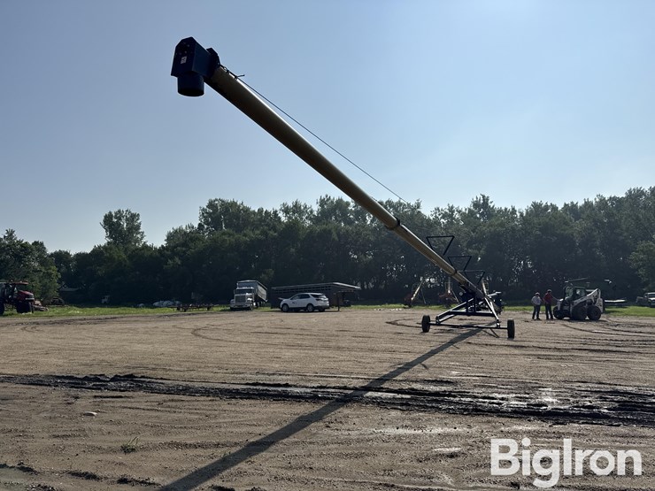 2022-harvest-international-h1082-image-6