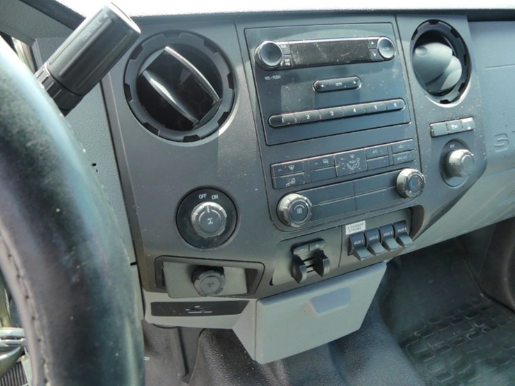 2013-ford-f250-xl-image-12
