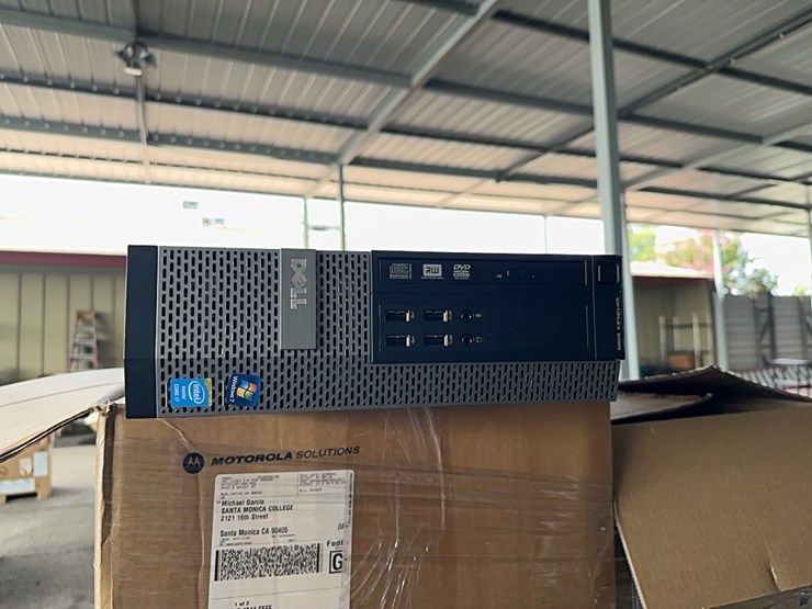 pallet-of-computers-key-boards-extension-cables-image-4