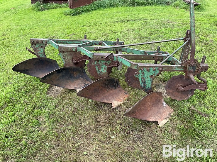 john-deere-810-image-4