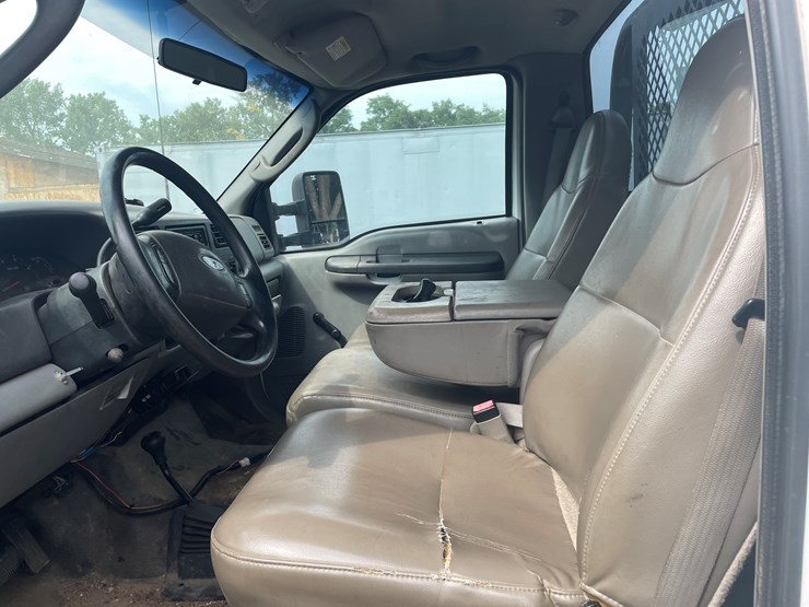2003-ford-f550-image-65