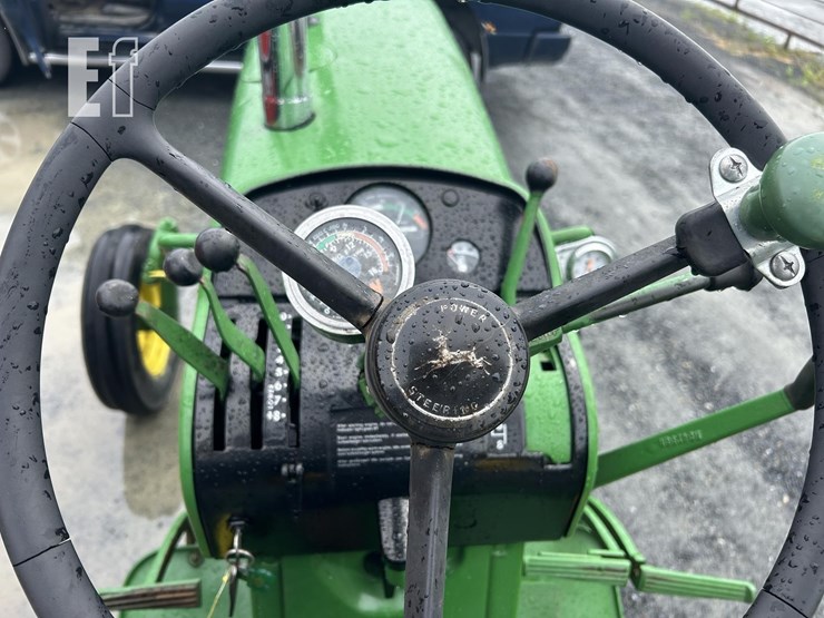 john-deere-3020-image-11