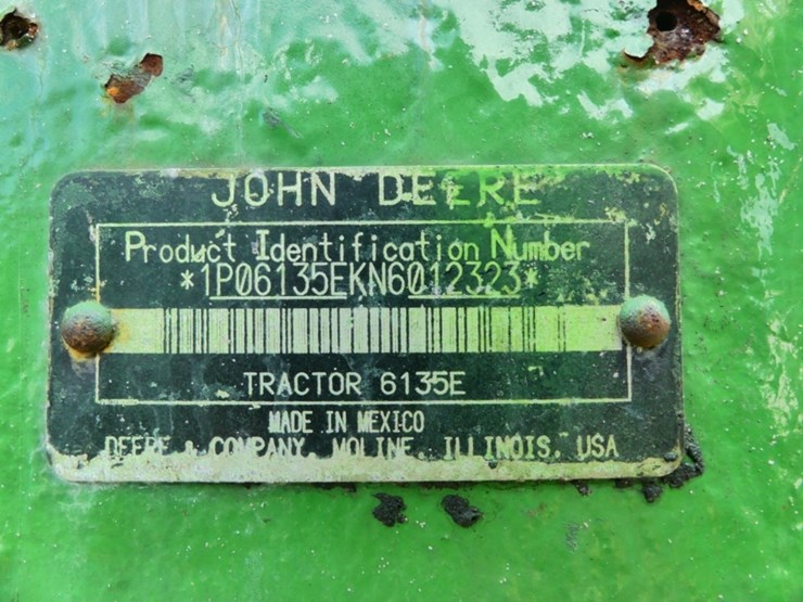 2022-john-deere-6135e-image-13