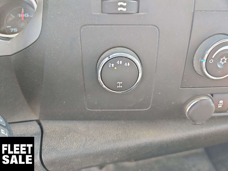 2012-chevrolet-silverado-2500hd-image-12