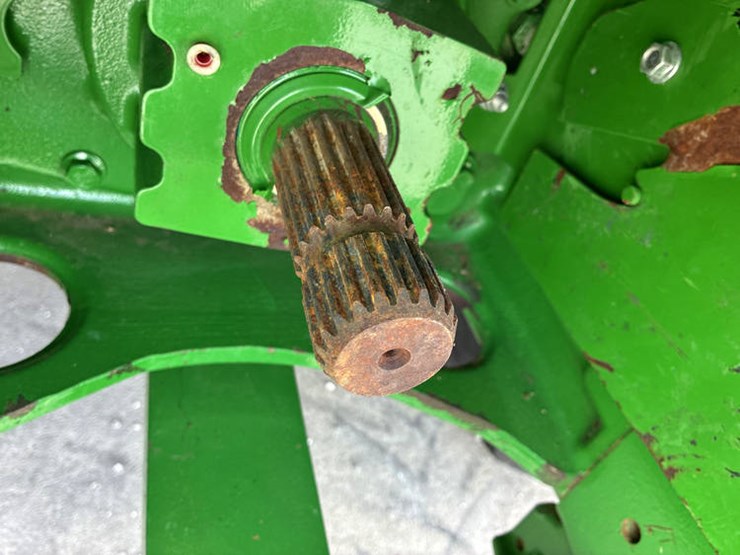 2018-john-deere-8400r-image-34