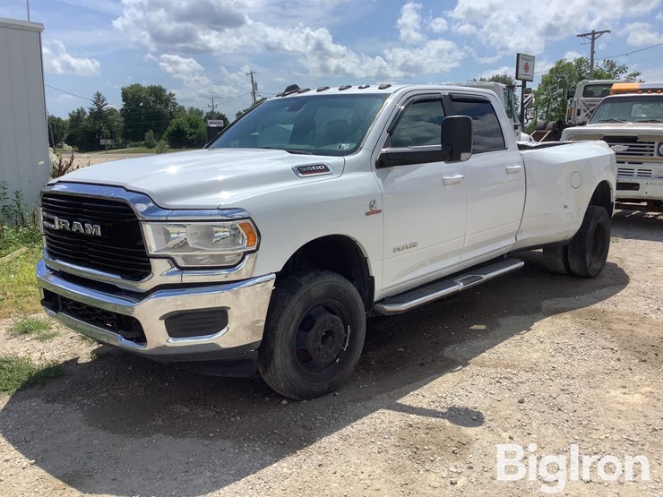 2021-ram-3500-big-horn-image-8