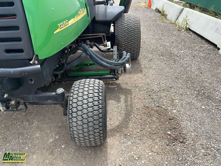john-deere-3215b-image-11