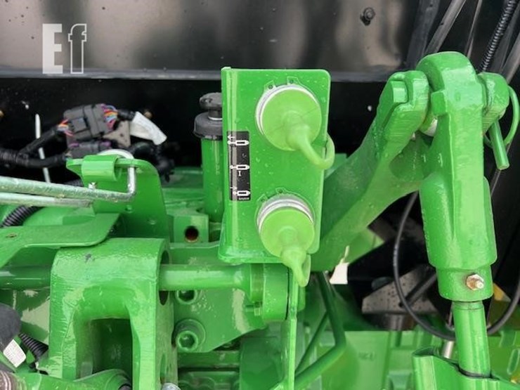 2023-john-deere-5075e-image-21