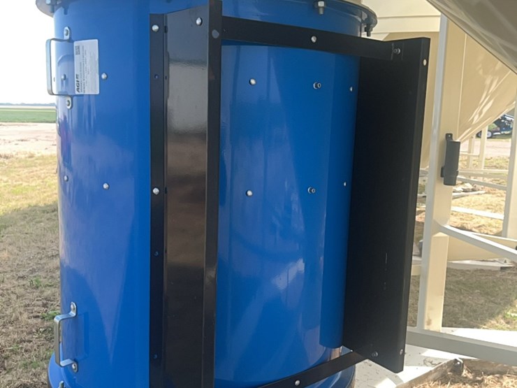 concept-7500-bushel-hopper-bin,-fully-equipped-with-agi-grainguard-10-hp-bin-fan-with-three-phase-electric-motor-image-37