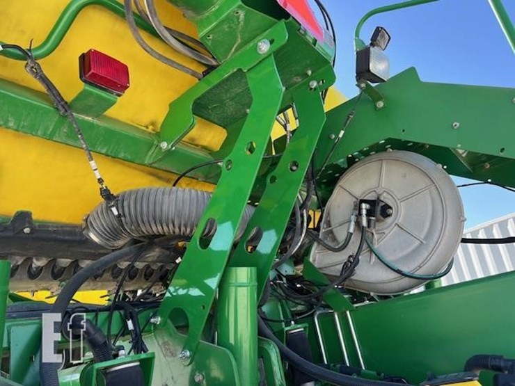 2009-john-deere-1770nt-image-56