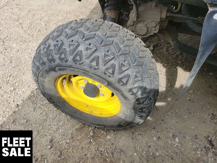 2015-john-deere-gator-image-27