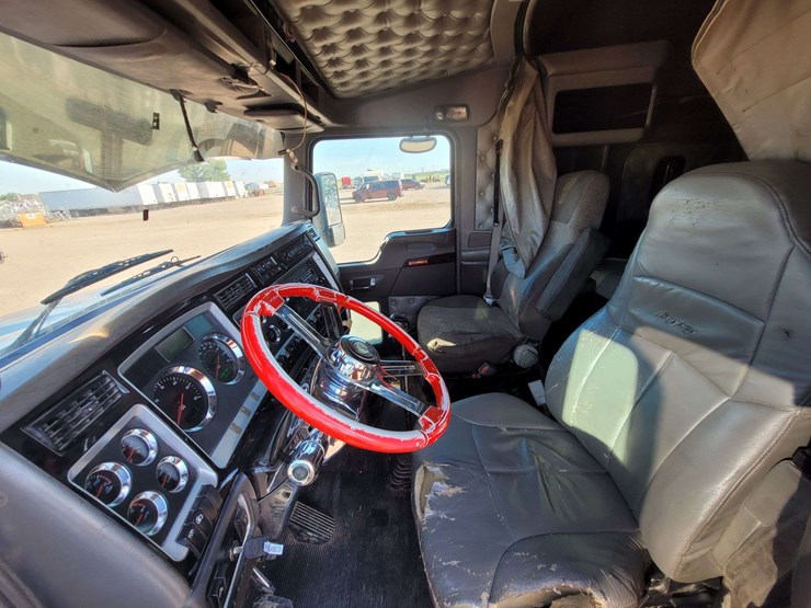 2009-kenworth-t600-image-8