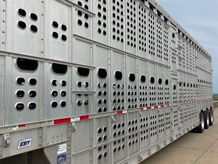 2021-eby-livestock-trailer-image-13