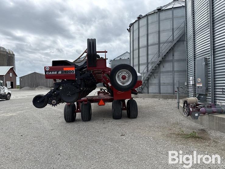 case-ih-1200-image-6