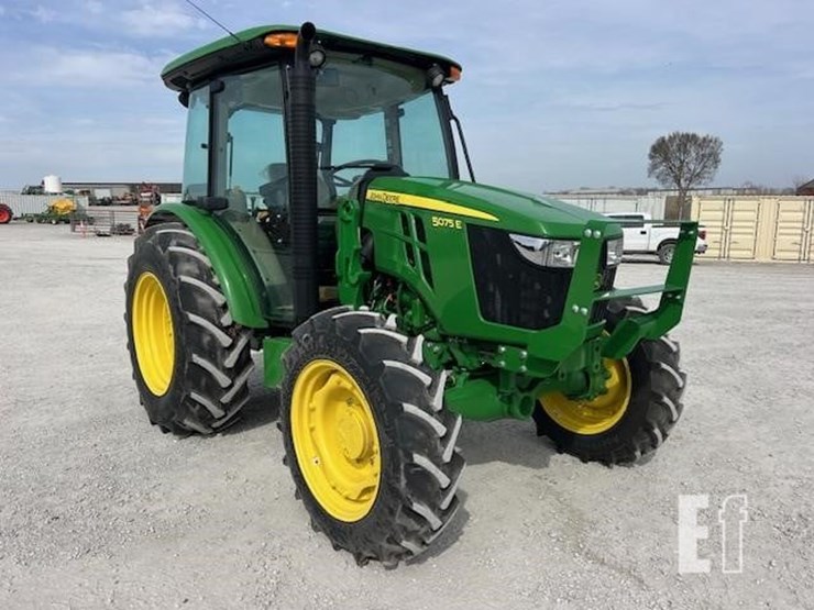 2023-john-deere-5075e-image-10
