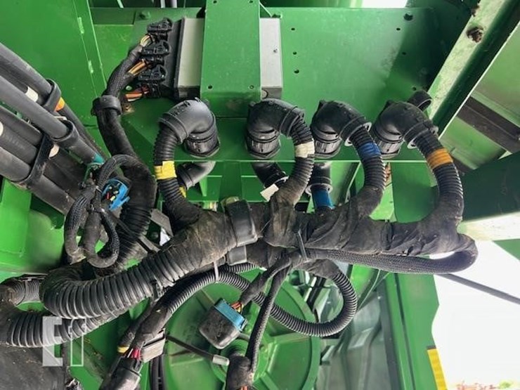 2014-john-deere-s670-image-48