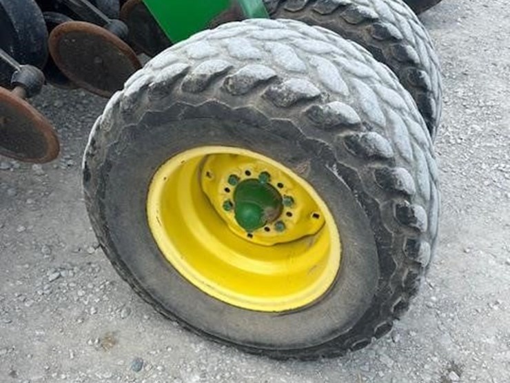 john-deere-1560-image-17