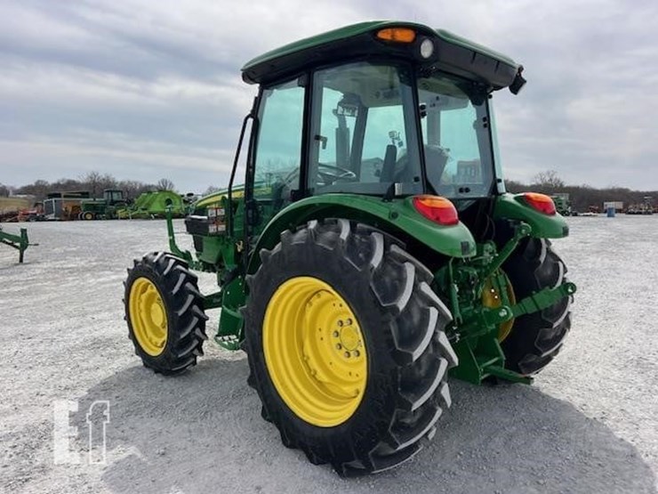 2023-john-deere-5075e-image-6