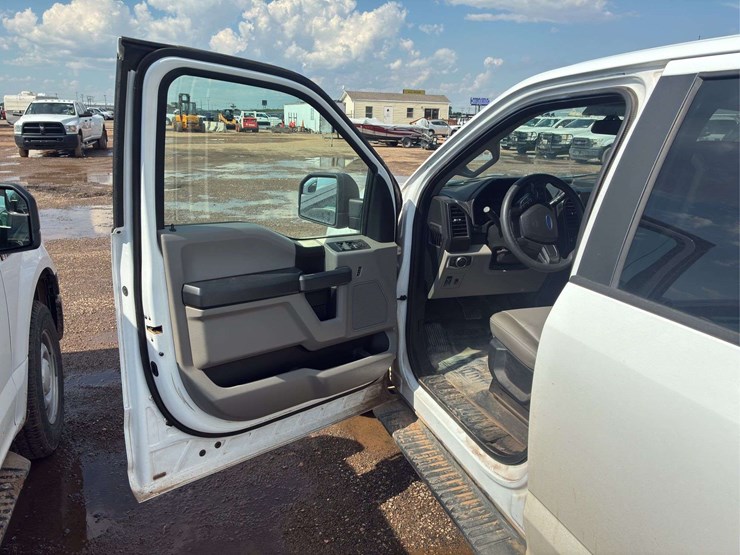 2018-ford-f150-xl-image-8