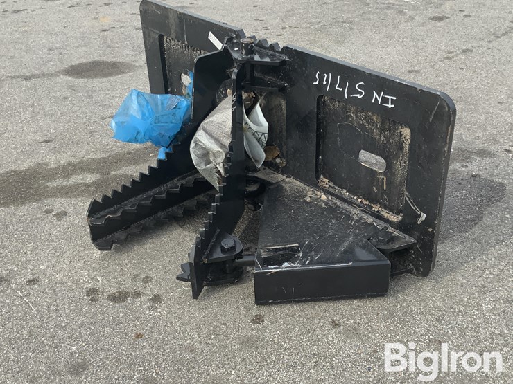 2025-kit-containers-qt-tp-skid-steer-tree/post-puller-image-1