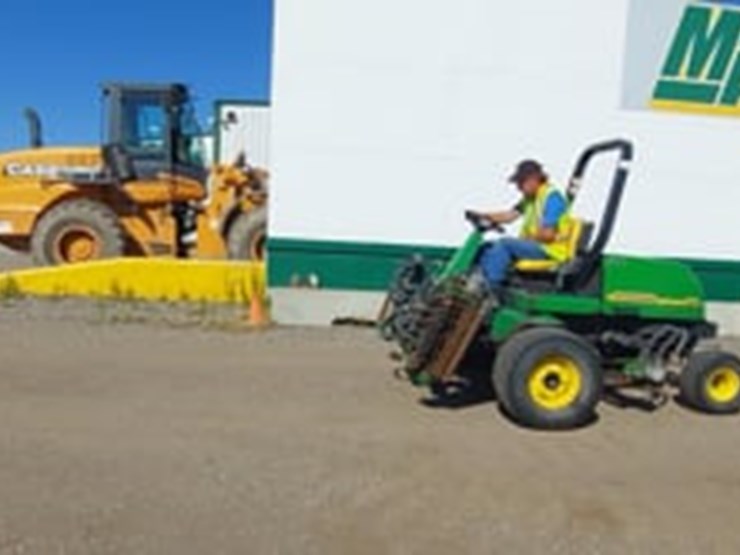 john-deere-3215b-image-13