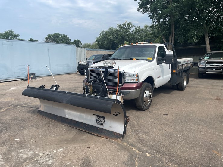2003-ford-f550-image-1