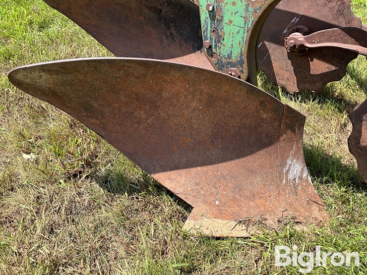john-deere-810-image-14