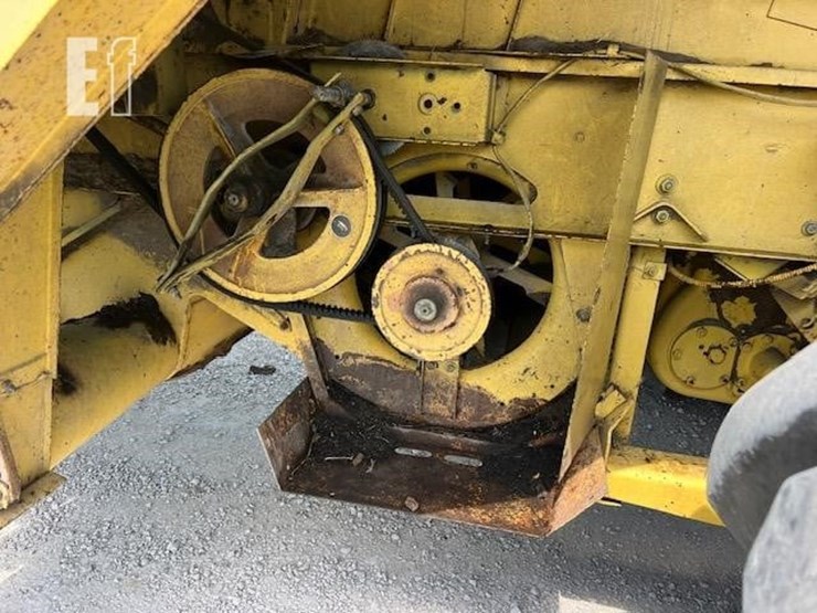 new-holland-tr85-image-27