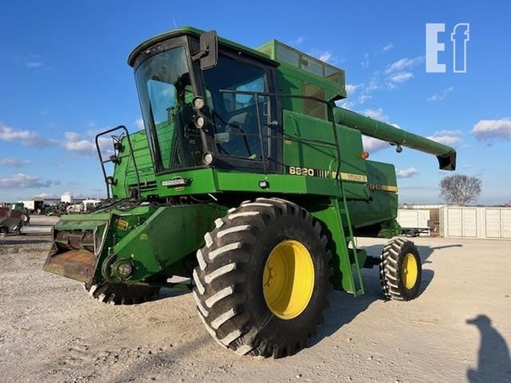 1988-john-deere-8820-titan-ii-image-1