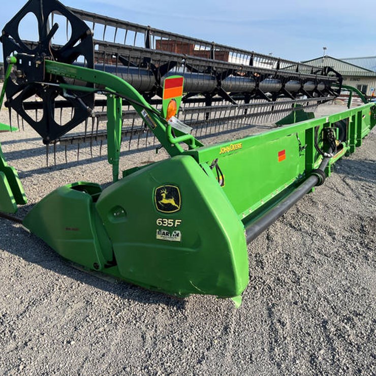 2011 JOHN DEERE 635F