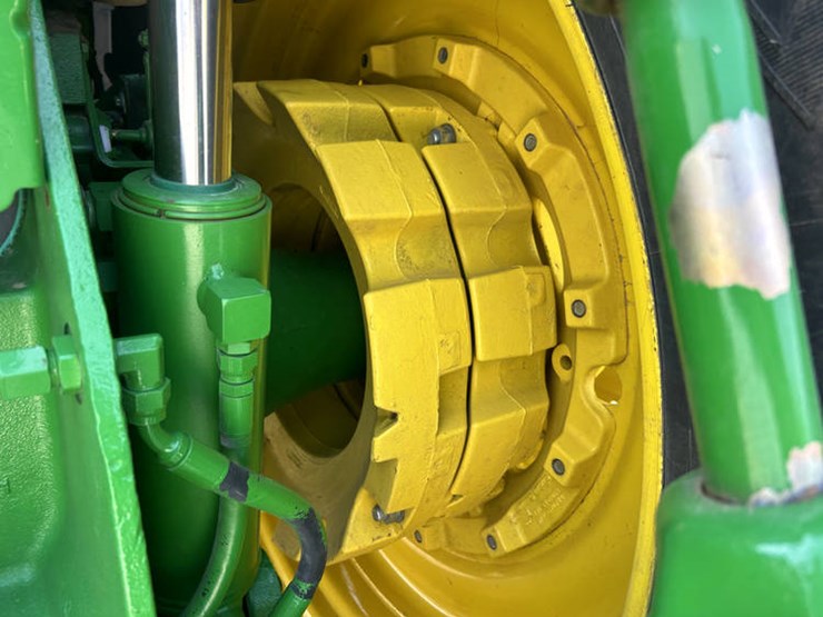 2012-john-deere-8285r-image-56