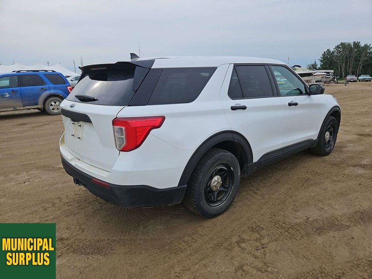 2020-ford-explorer-image-4