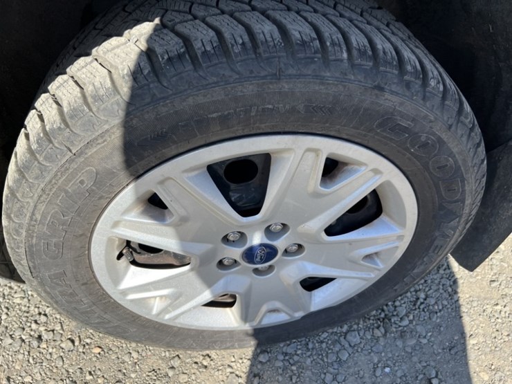 2014-ford-escape-image-17