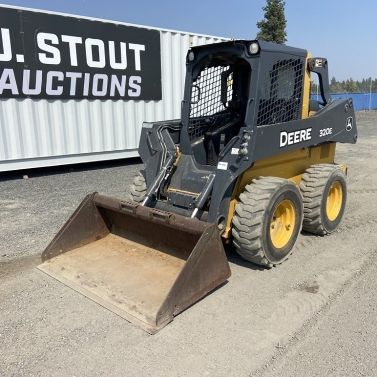 DEERE 320E